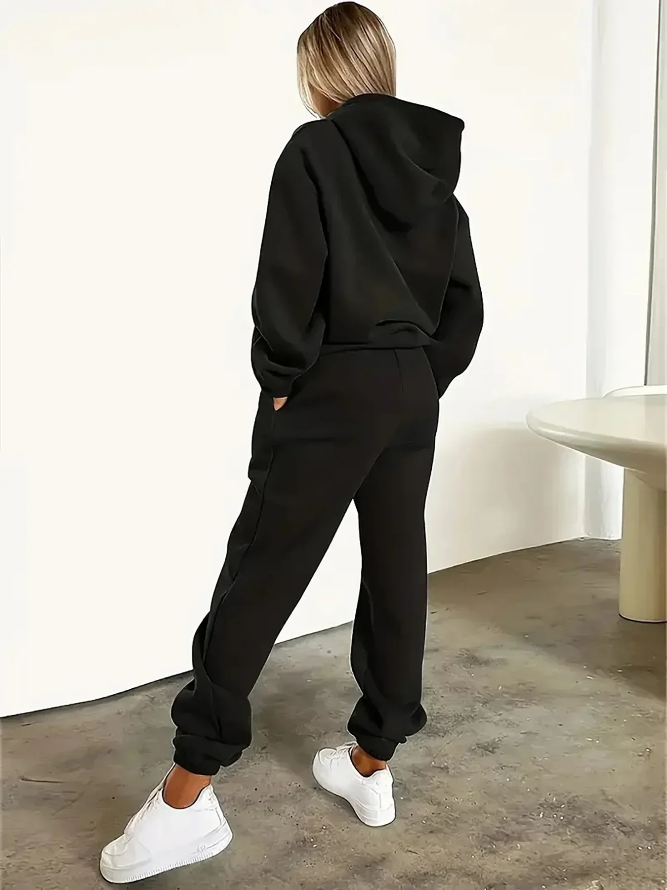 新作レディースセットアップ。パリの文字プリントが施された、高 - Winter Clothing For Women のレビューと価格